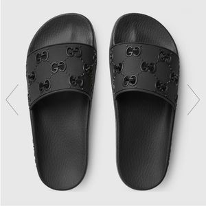 Gucci Women’s Pursuit GG Sandals Size 9